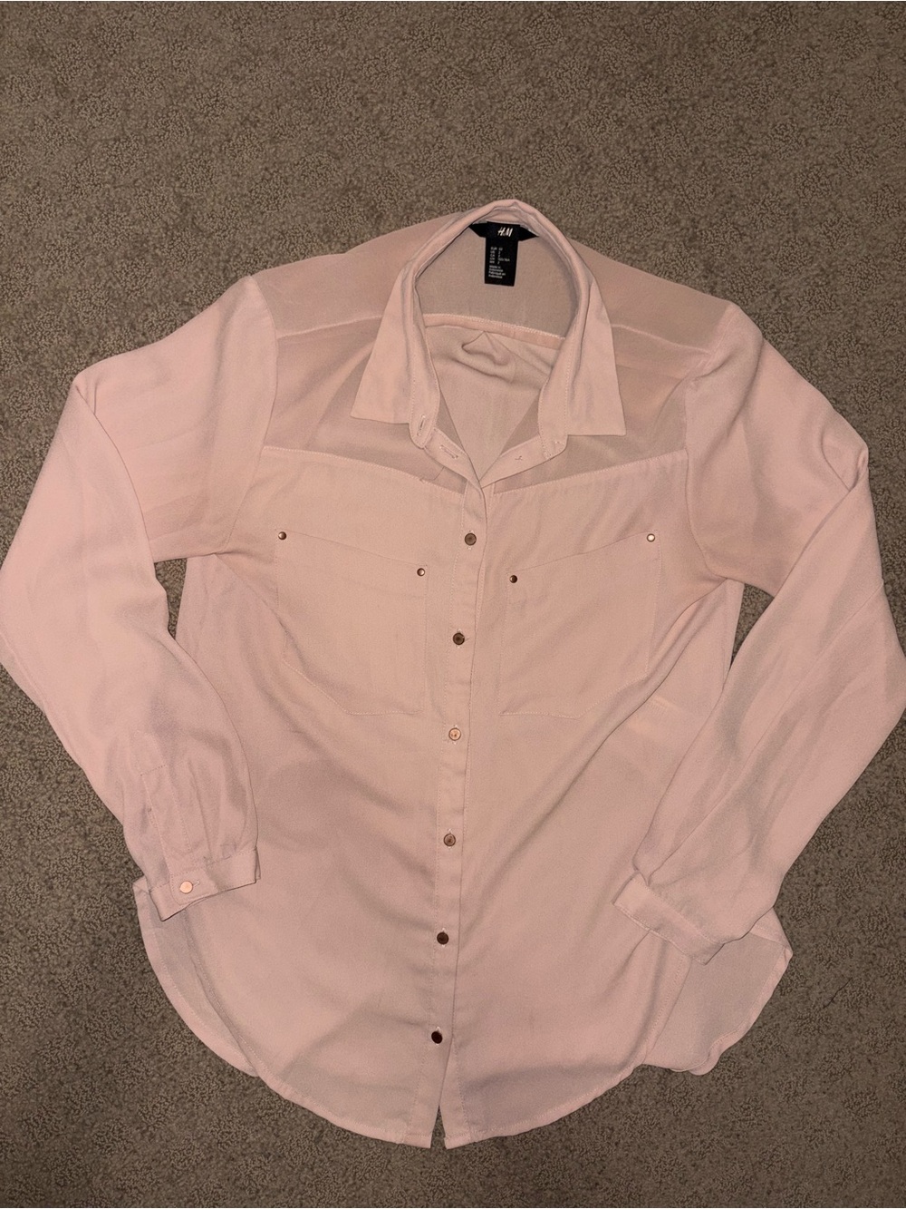 H&M Light Pink Women’s Button-Down Blouse, 2 chest pockets, Women’s Size 2.